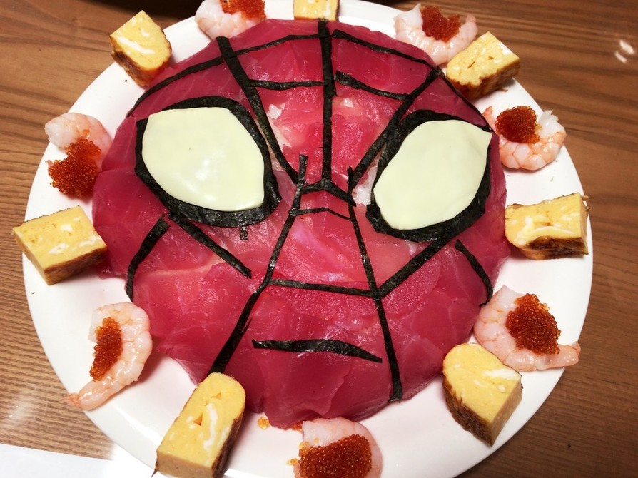 スパイダーマンお寿司ケーキの画像