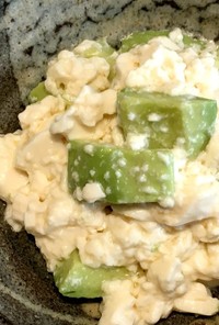 豆腐とアボカドの和え物