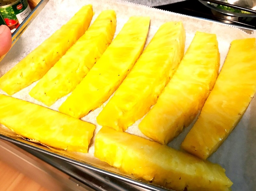 ポーチドパイナップルを使ったパイナップル＆ココナッツアイスのレシピ