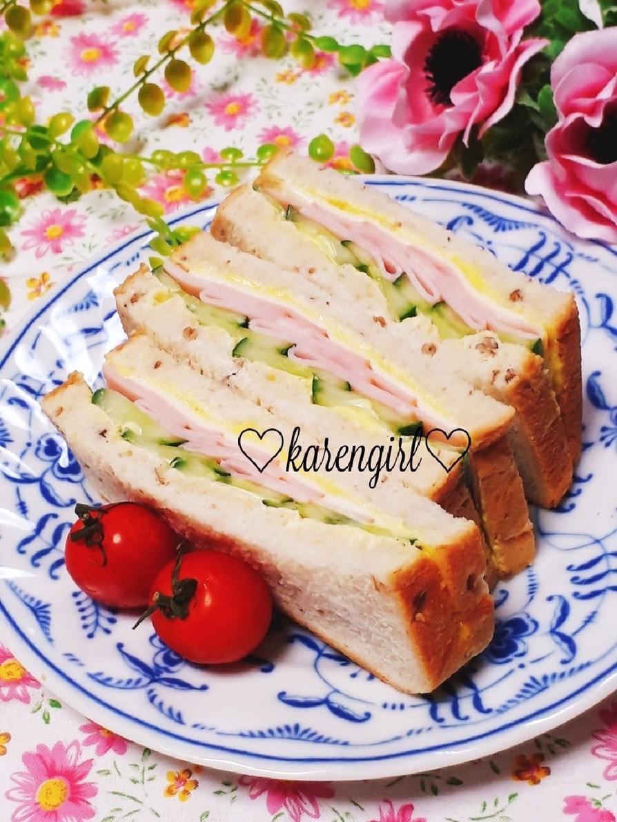 シンプルに♡きゅうり&ハムサンドイッチ♡の画像