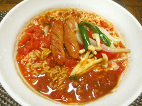 おひとりさまのトマトでマイルド辛ラーメン