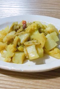 ホタテと長芋とカリフラワーのカレー風味煮
