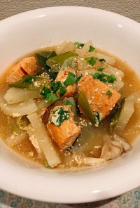 大根＆鮭丸ごと豆乳味噌スープ