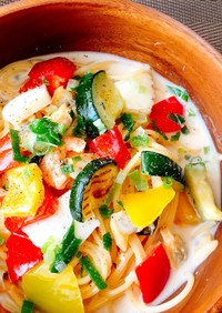 魚介と彩り野菜の豆乳スープパスタ