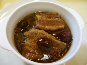 漢方医お勧め薬膳!豚肉と漢方の煮込み