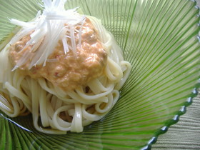 おろしツナ納豆の中華風サラダうどん
