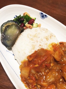 簡単★時短★サバ缶と玉ねぎのトマトカレー