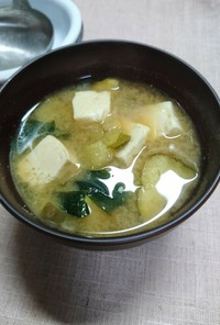 美味！那須と豆腐とわかめのお味噌汁
