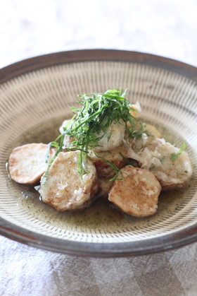里芋の揚げ浸し大葉茶のあんかけ