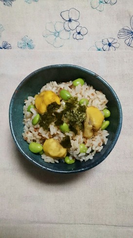 鶏そぼろベース☆栗と枝豆。混ぜご飯