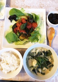 トロトロ湯葉とワカメと青菜のスープ