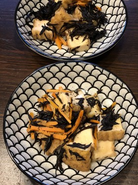 ひじきと絹揚げの煮物