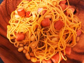 豆とウインナーのトマトパスタ