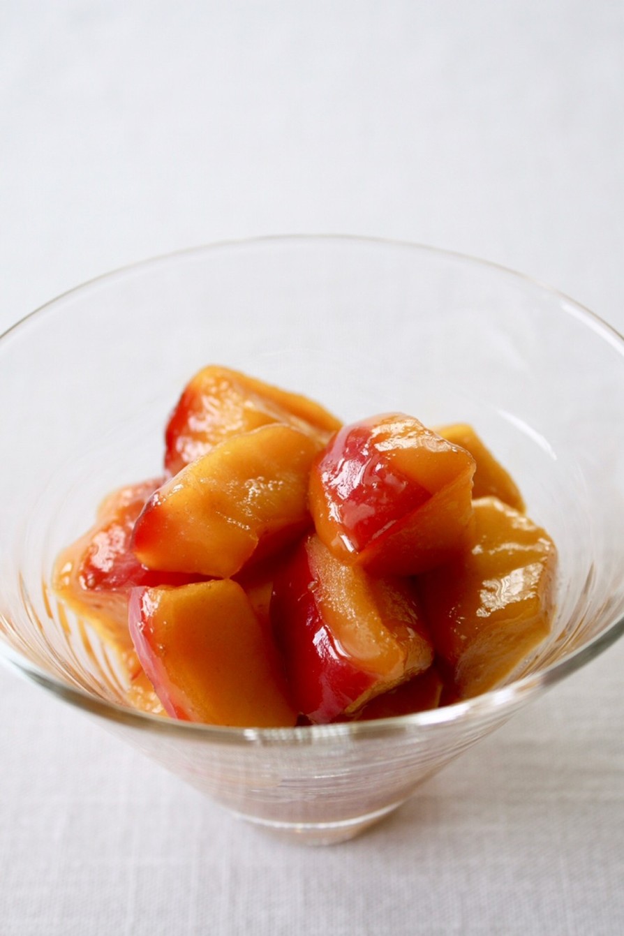 バニラアイスと♪【りんごのキャラメル煮】の画像