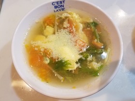 簡単!水菜とトマトのコンソメスープ!