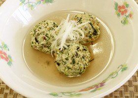 野菜たっぷり鶏団子のヘルシースープ