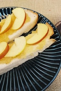 リンゴのコンフィチュールイギリストースト