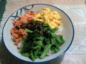 鮭の三色丼