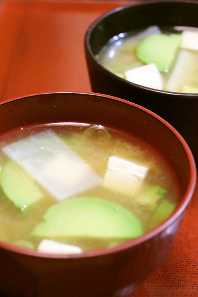 朝夕♪美味♪アボカドと大根と豆腐の味噌汁の画像