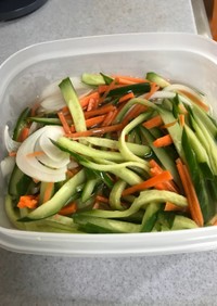 細切り野菜のピクルス