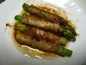 簡単ソースで♪アスパラ肉巻き