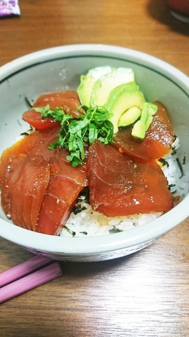 マグロ漬け丼