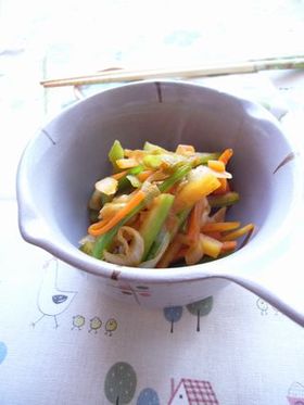 超簡単 セロリとにんじんの甘ぴりきんぴら