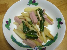 魚肉ソーセージとジャガイモ炒め