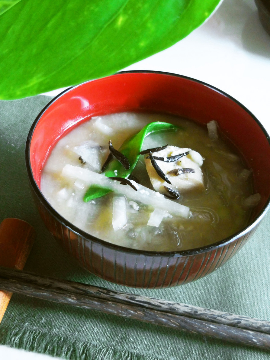 味噌汁　高野豆腐＋大根＋ひじきの画像
