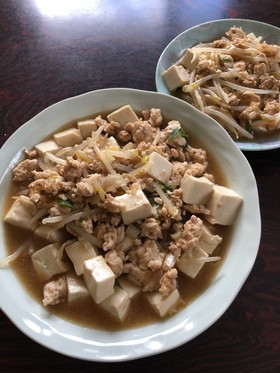 簡単、ヘルシー鶏ミンチの麻婆もやし豆腐。