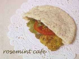 カレー風味のタンドリーチキン☆ピタサンド