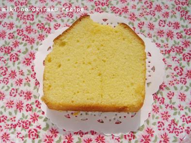 バニラ香るプレーンなパウンドケーキの写真
