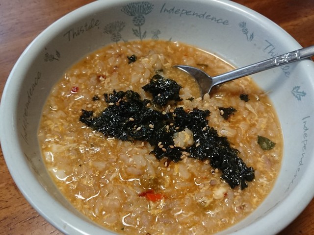 辛ラーメンスープ雑炊 レシピ 作り方 By じう630 クックパッド 簡単おいしいみんなのレシピが377万品