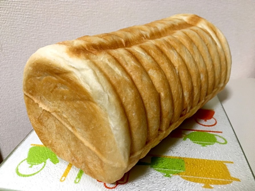 トヨ型で☆甘納豆入りラウンドパンの画像