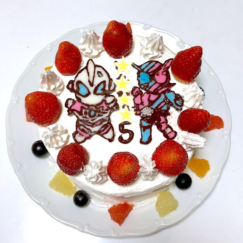 みんなが作ってる バースデーケーキ ウルトラマンのレシピ クックパッド 簡単おいしいみんなのレシピが359万品