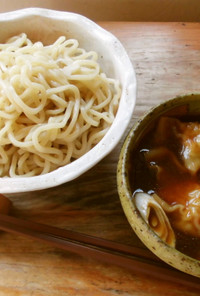 ワンタン入りつけ麺