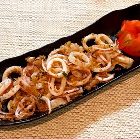 ヤリイカのバジルパン粉炒め