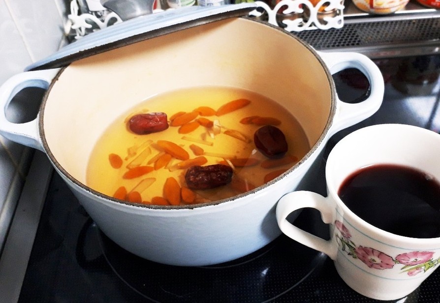 クコの実とナツメと生姜煮の画像