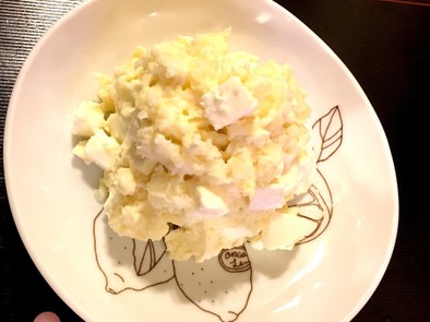 白いポテトサラダの写真