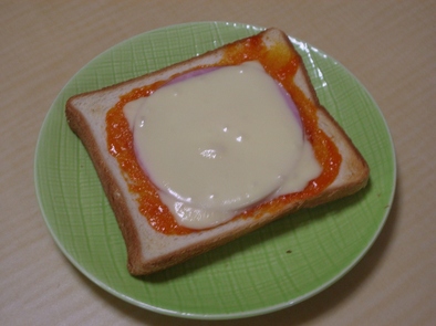 ハム＆チーズ★オーロラソースのトーストの写真