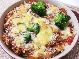 簡単☆豚ひき肉とトマト缶でミートグラタン