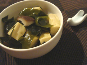 じわ〜っ高野豆腐とわかめの含め煮