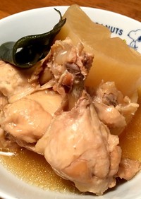 簡単☆麺つゆ☆鶏手羽元と大根の煮物