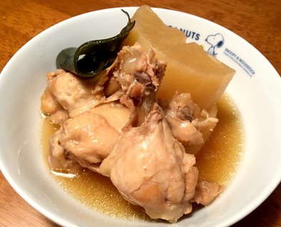 簡単☆麺つゆ☆鶏手羽元と大根の煮物の写真