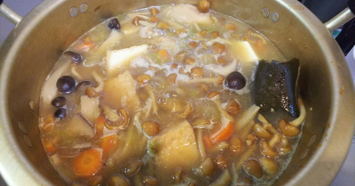 簡単絶品 4種の茸のきのこ汁 味噌味 レシピ 作り方 By ペチペチペーチ クックパッド 簡単おいしいみんなのレシピが354万品