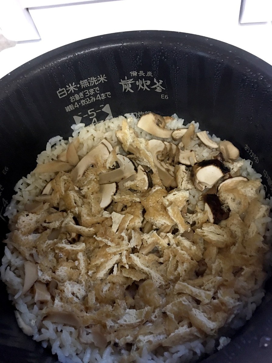 とても簡単で美味しい松茸御飯の画像