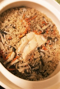 土鍋で秋の味覚★鮭の炊き込みご飯