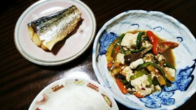 なんちゃって麻婆豆腐と鯖の塩焼き