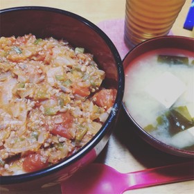 トマト煮丼