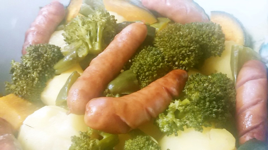 レンジで簡単　蒸し野菜バター醤油味の画像